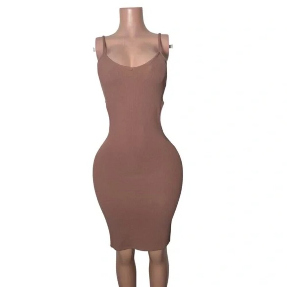 Heart & Hips Elegant Tan Mini Dress size Medium
